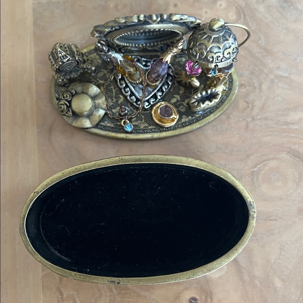 Vintage Christhomas Corp brass jewellery Vanity Trinket Box - Picture 2 of 4